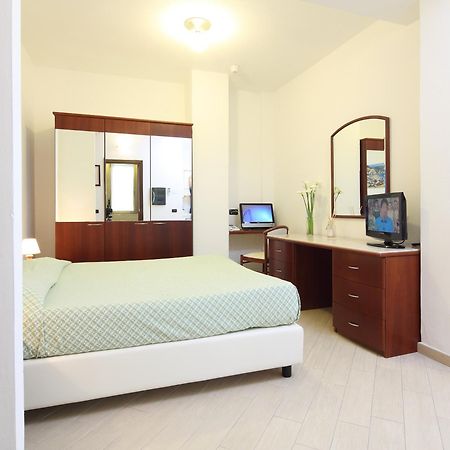 Residence Hotel Kriss Deiva Marina Zewnętrze zdjęcie