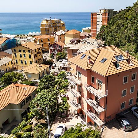 Residence Hotel Kriss Deiva Marina Zewnętrze zdjęcie