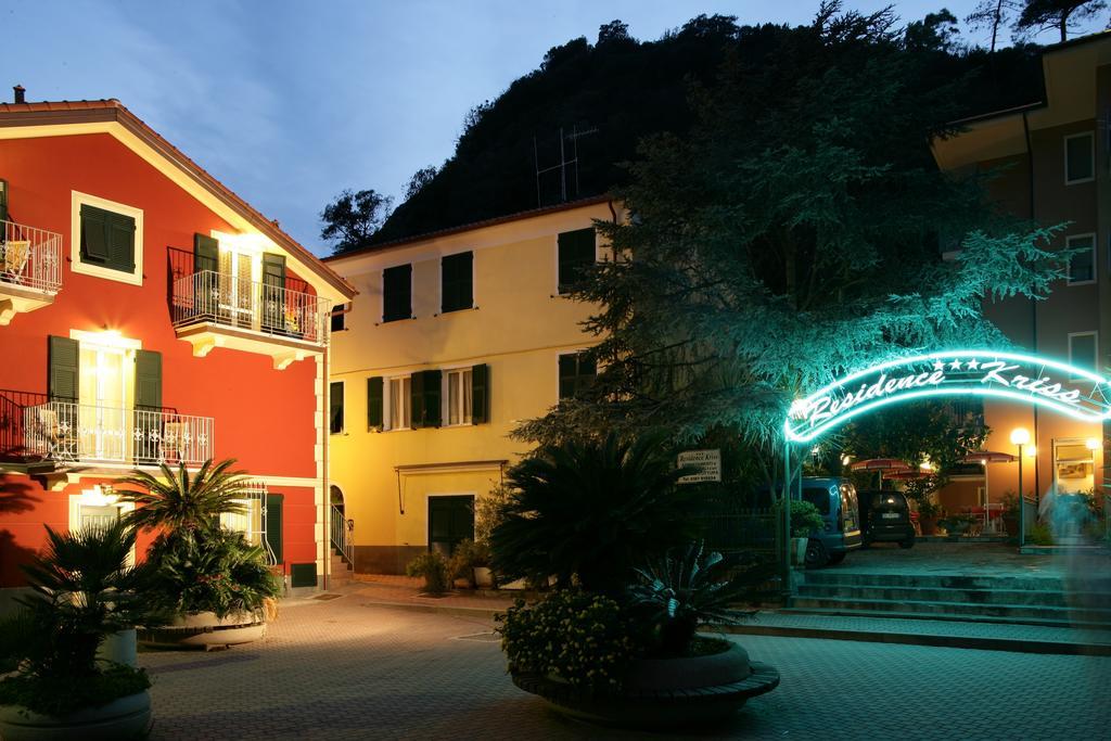 Residence Hotel Kriss Deiva Marina Zewnętrze zdjęcie