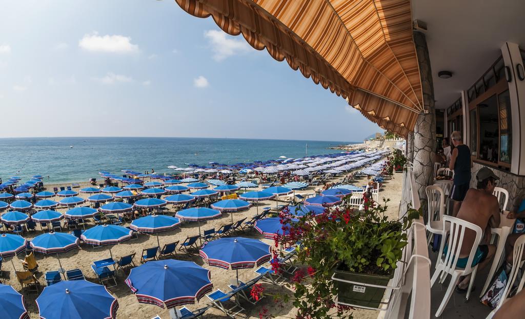 Residence Hotel Kriss Deiva Marina Zewnętrze zdjęcie