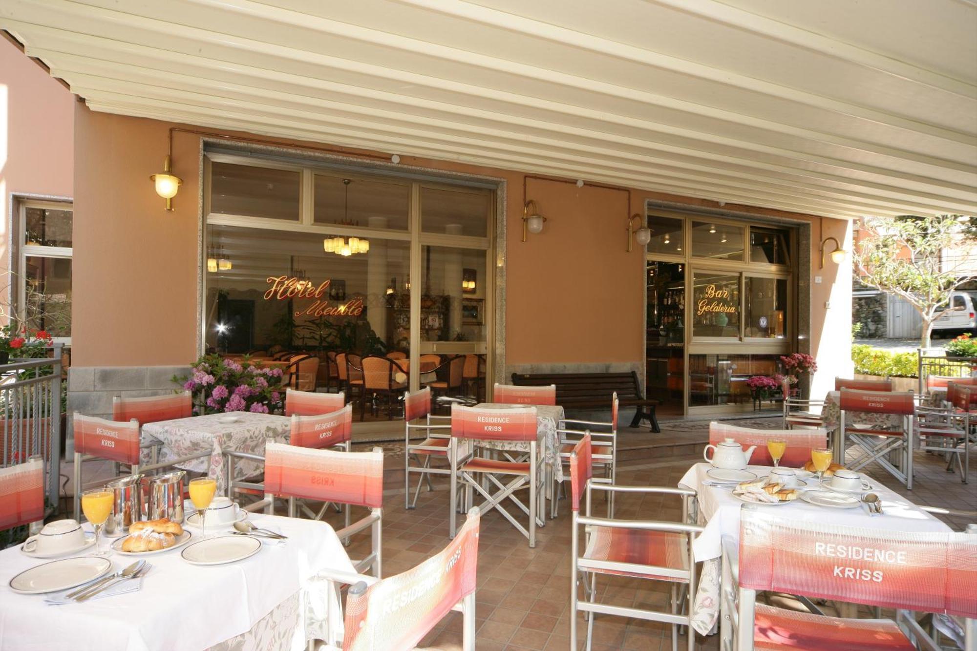 Residence Hotel Kriss Deiva Marina Zewnętrze zdjęcie