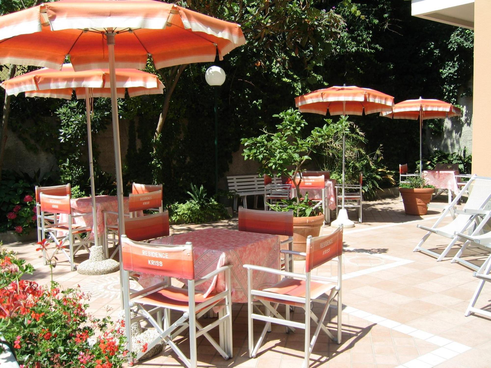 Residence Hotel Kriss Deiva Marina Zewnętrze zdjęcie