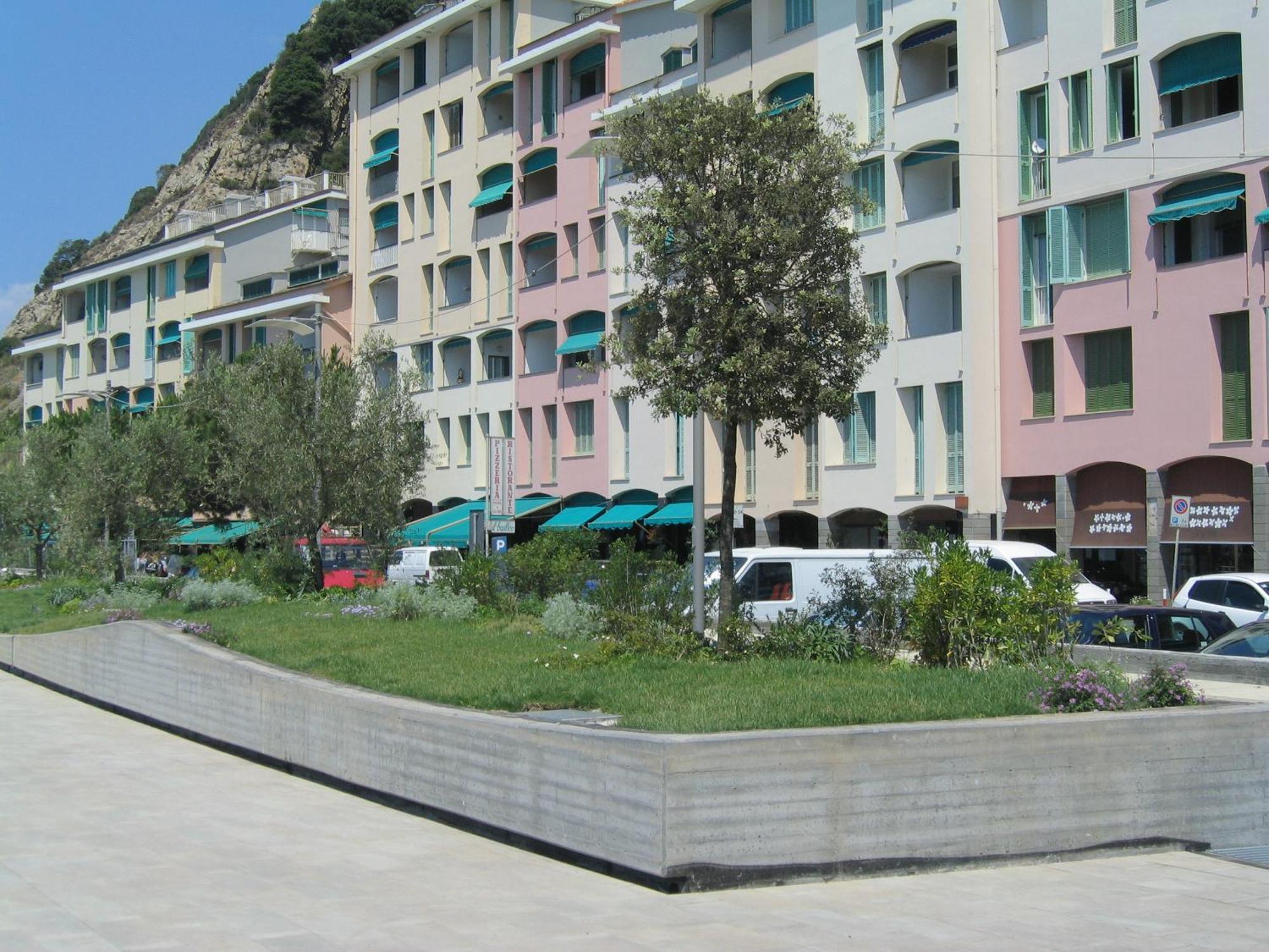 Residence Hotel Kriss Deiva Marina Zewnętrze zdjęcie