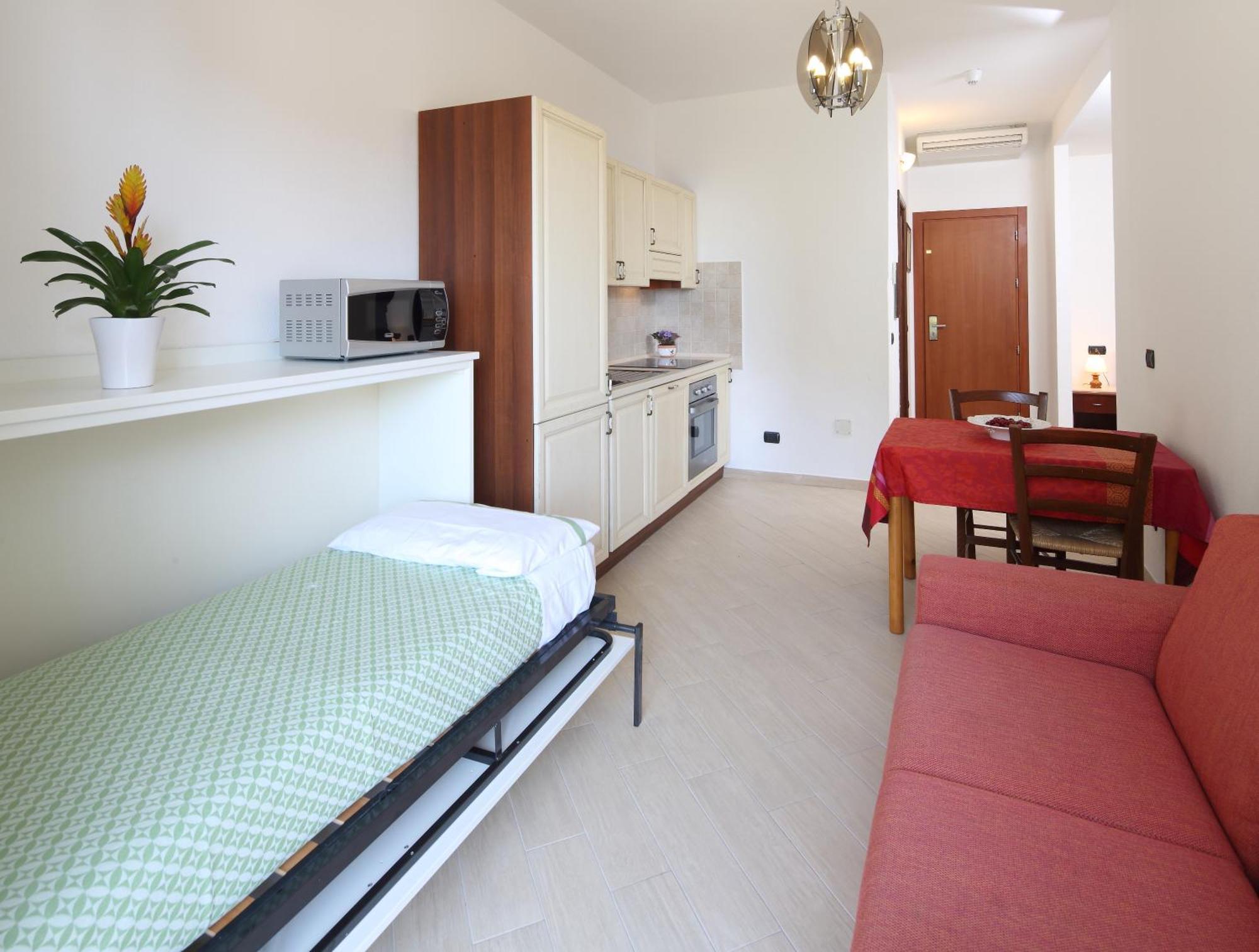 Residence Hotel Kriss Deiva Marina Zewnętrze zdjęcie