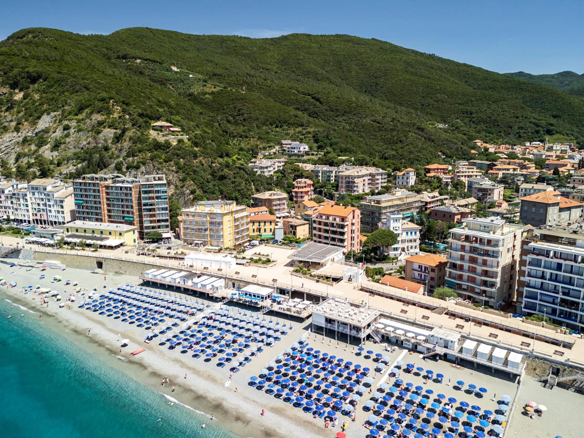 Residence Hotel Kriss Deiva Marina Zewnętrze zdjęcie