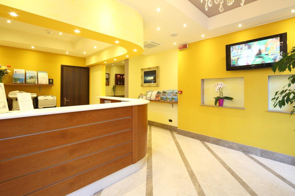 Residence Hotel Kriss Deiva Marina Zewnętrze zdjęcie