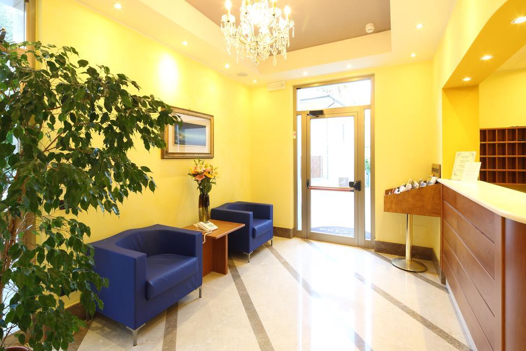 Residence Hotel Kriss Deiva Marina Zewnętrze zdjęcie
